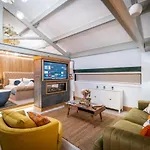 דירה Queen's Loft