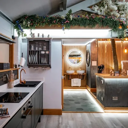 Queen's Loft Windermere