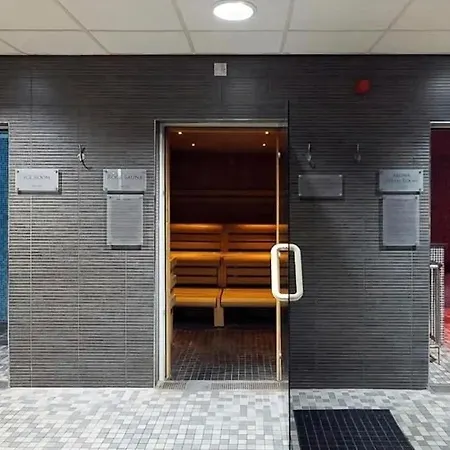 Queen's Loft *